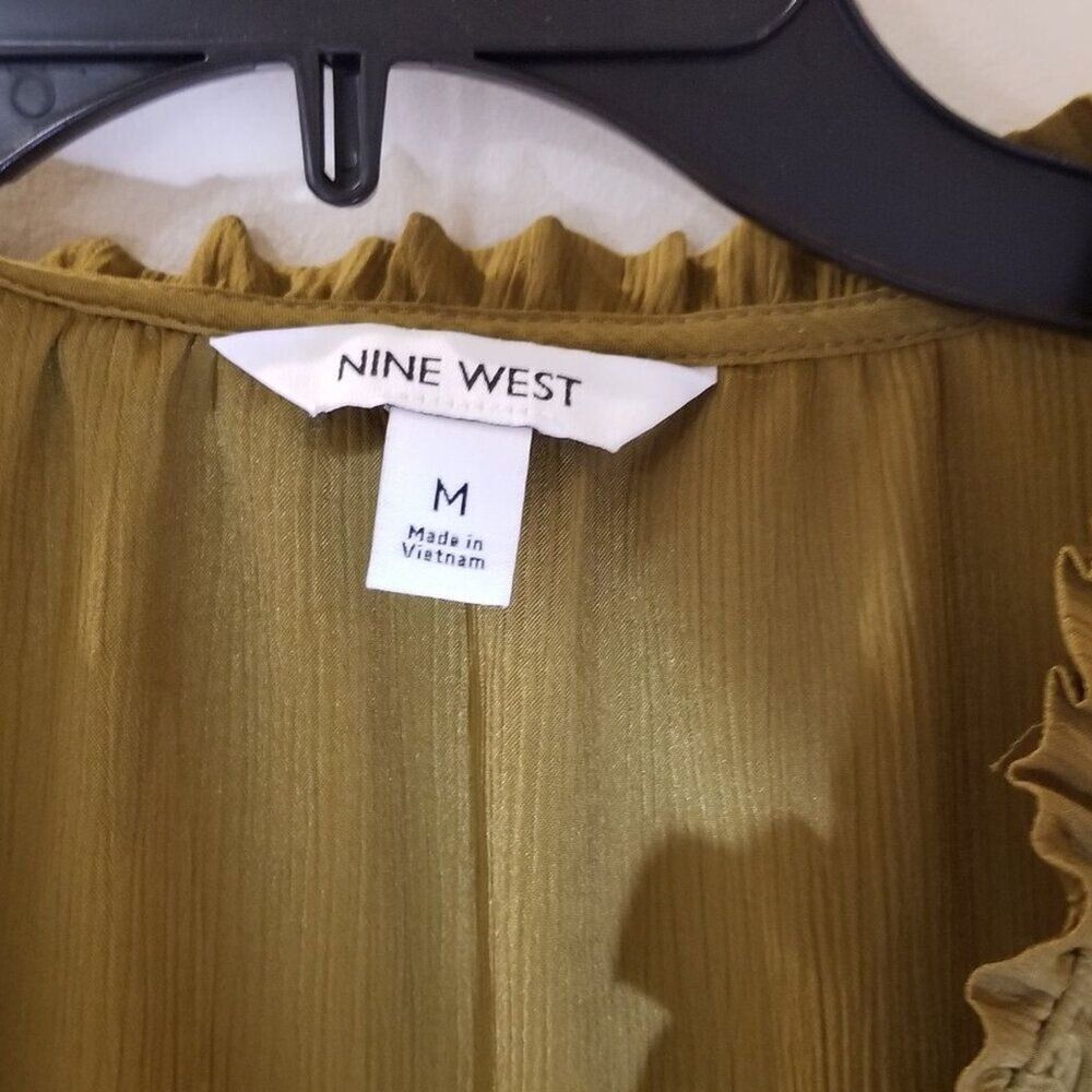 Nine West Women’s Short Sleeve Blouse  Mustard Yellow V-Neck Top Office Work M - Picture 3 of 5